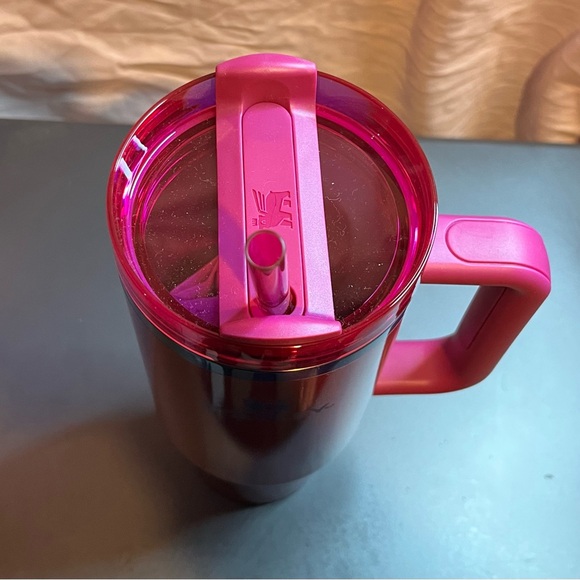 Stanley The Quencher H2.0 Flowstate 40 oz Tumbler in Berry Truffle NIB - Picture 4 of 7